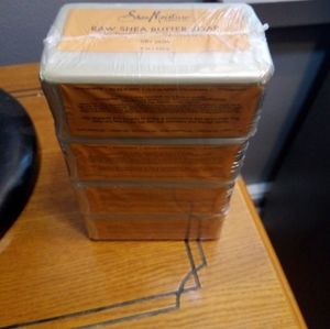 SHEA MOISTURE Raw Shea Butter Bar Soap 8 oz Dry Skin x 4 pack